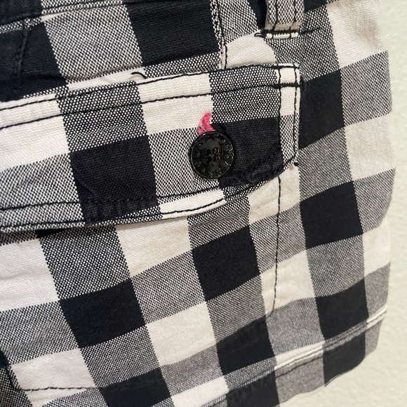 GUESS buffalo plaid low rise booty shorts size 25 - Picture 7 of 9